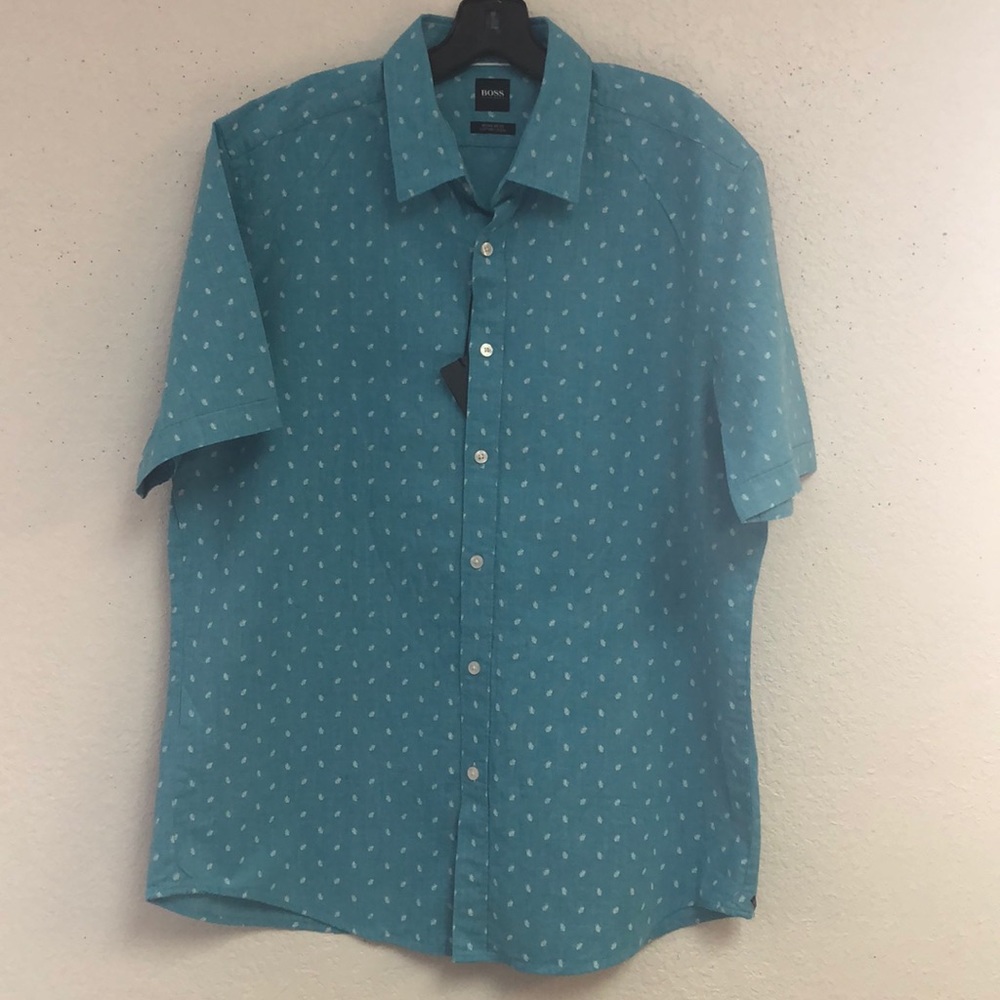 Boss Hugo Men’s button down shirt 👔